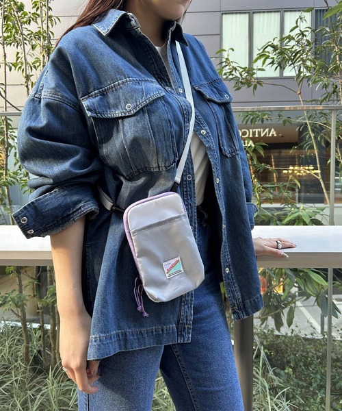 COBMASTER（コブマスター）の「【COBMASTER（コブマスター）×BAYFLOW】スマホポーチ（ポーチ・レディース・グリーン/ホワイト/ブラック/ブルー・0）」の2枚目の写真