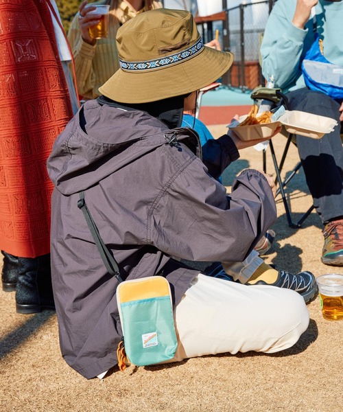 COBMASTER（コブマスター）の「【COBMASTER（コブマスター）×BAYFLOW】スマホポーチ（ポーチ・レディース・グリーン/ホワイト/ブラック/ブルー・0）」の4枚目の写真