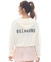 BILLABONG（ビラボン）の「BILLABONG レディース 【ACTIVE】 ACTIVE HOODED PARKA アクティブウェア 【2025年春夏モデル】/ビラボンバックロゴプリントトレーニングパーカー（ナイロンジャケット）」
