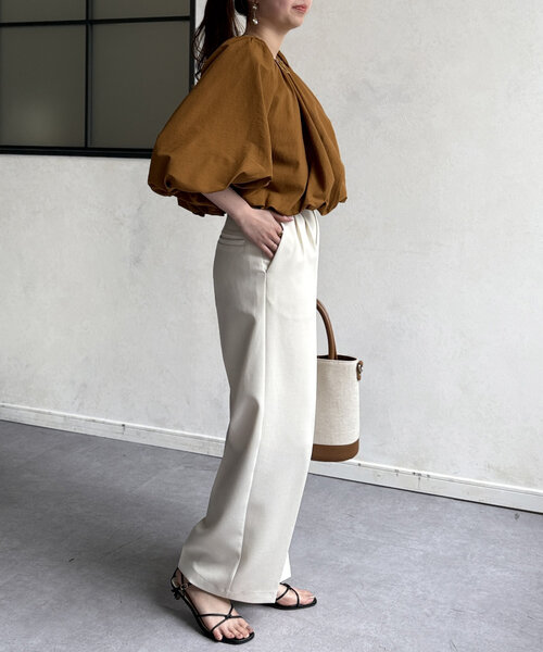 Chez toi（シェトワ）の「【細身サイズ】2タックスラックスパンツ（その他パンツ・レディース・ベージュ/オフホワイト/ブラック・FREE）」の12枚目の写真