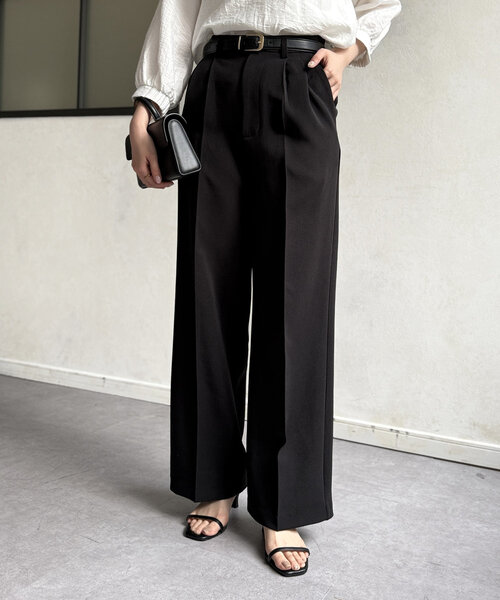 Chez toi（シェトワ）の「【細身サイズ】2タックスラックスパンツ（その他パンツ・レディース・ベージュ/オフホワイト/ブラック・FREE）」の10枚目の写真