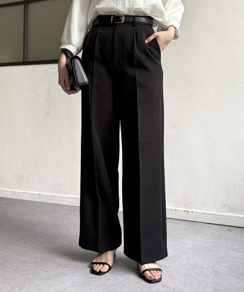 Chez toi（シェトワ）の「【細身サイズ】2タックスラックスパンツ（その他パンツ・レディース・ベージュ/オフホワイト/ブラック・FREE）」の9枚目の写真