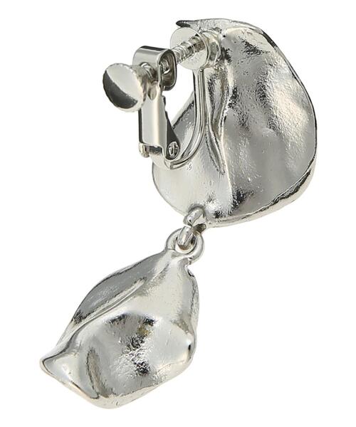 Te chichi（テチチ）の「ニュアンスフラワーイヤリング（イヤリング・レディース・ゴールド/シルバー・F）」の8枚目の写真