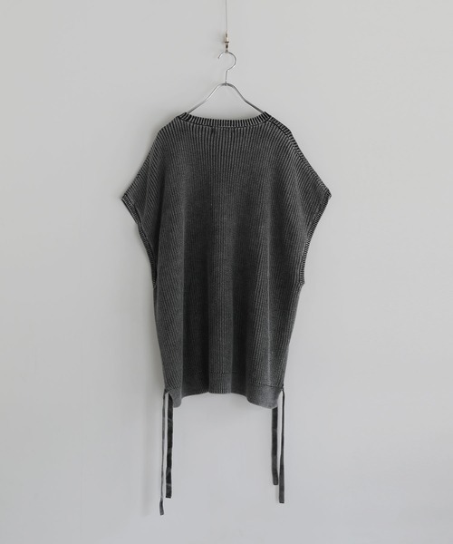 LILL(リル)の「ヴィンテージ加工ルーズシルエットサイドコードニットベスト(ベスト・メンズ・ブラック系/グレー系・S/M/L)」の3枚目の写真
