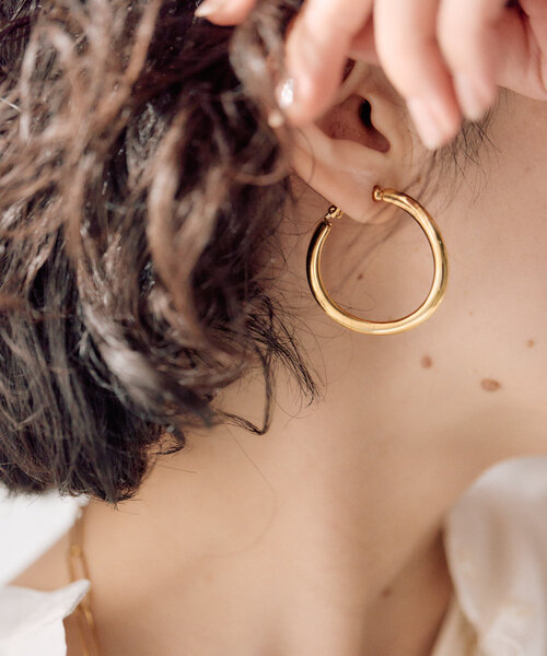 ear PAPILLONNER（イアパピヨネ）の「《金属アレルギー対応/ステンレス》シンプルフープイヤリング（イヤリング・レディース・シルバー/ゴールド・FREE）」の9枚目の写真