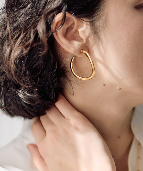 ear PAPILLONNER（イアパピヨネ）の「《金属アレルギー対応/ステンレス》シンプルフープイヤリング（イヤリング・レディース・シルバー/ゴールド・FREE）」の8枚目の写真