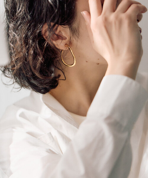 ear PAPILLONNER（イアパピヨネ）の「《金属アレルギー対応/ステンレス》シンプルフープイヤリング（イヤリング・レディース・シルバー/ゴールド・FREE）」の7枚目の写真