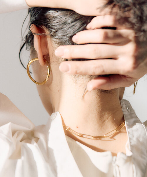 ear PAPILLONNER（イアパピヨネ）の「《金属アレルギー対応/ステンレス》シンプルフープイヤリング（イヤリング・レディース・シルバー/ゴールド・FREE）」の4枚目の写真