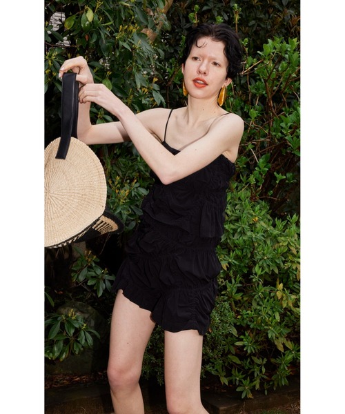 OMMO（オーエムエムオー）の「IRREGULAR SHIRRING CAMISOLE（キャミソール・レディース・ブラック/カーキ・SMALL/MEDIUM）」の9枚目の写真