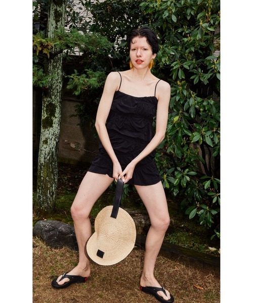 OMMO（オーエムエムオー）の「IRREGULAR SHIRRING CAMISOLE（キャミソール・レディース・ブラック/カーキ・SMALL/MEDIUM）」の11枚目の写真