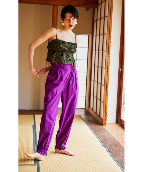 OMMO（オーエムエムオー）の「IRREGULAR SHIRRING CAMISOLE（キャミソール・レディース・ブラック/カーキ・SMALL/MEDIUM）」の19枚目の写真