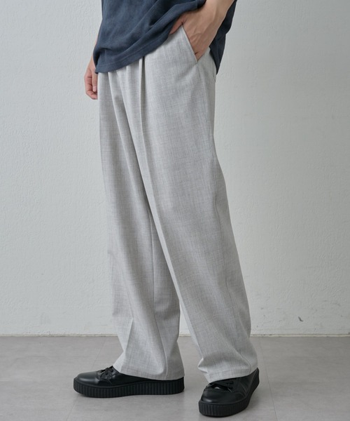COLONY 2139(コロニートゥーワンスリーナイン)の「パウダートロストレートパンツ(スラックス・メンズ・アイボリー/ブラック・MEDIUM/LARGE)」の2枚目の写真