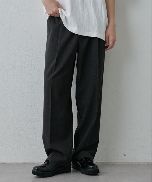 COLONY 2139(コロニートゥーワンスリーナイン)の「パウダートロストレートパンツ(スラックス・メンズ・アイボリー/ブラック・MEDIUM/LARGE)」の1枚目の写真