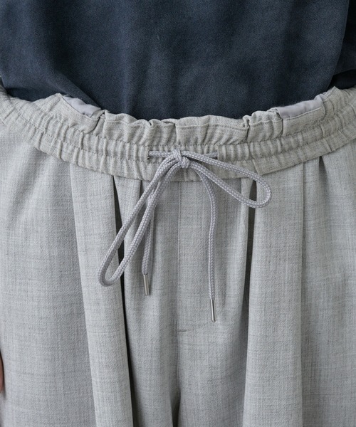 COLONY 2139(コロニートゥーワンスリーナイン)の「パウダートロストレートパンツ(スラックス・メンズ・アイボリー/ブラック・MEDIUM/LARGE)」の15枚目の写真