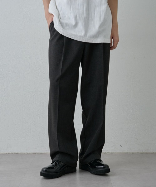 COLONY 2139(コロニートゥーワンスリーナイン)の「パウダートロストレートパンツ(スラックス・メンズ・アイボリー/ブラック・MEDIUM/LARGE)」の3枚目の写真