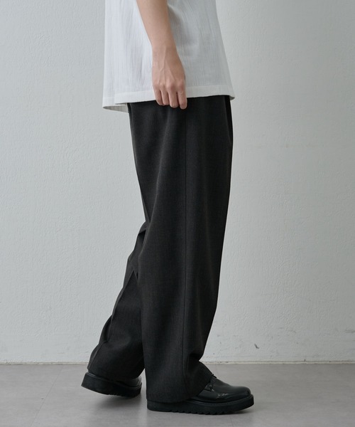 COLONY 2139(コロニートゥーワンスリーナイン)の「パウダートロストレートパンツ(スラックス・メンズ・アイボリー/ブラック・MEDIUM/LARGE)」の19枚目の写真