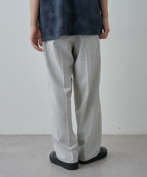 COLONY 2139(コロニートゥーワンスリーナイン)の「パウダートロストレートパンツ(スラックス・メンズ・アイボリー/ブラック・MEDIUM/LARGE)」の22枚目の写真