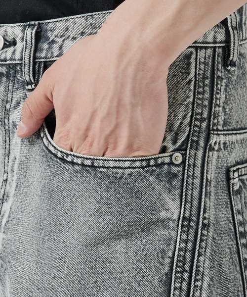 NVRFRGT(ネヴァーフォーゲット)の「【NVRFRGT】別注 3D TWISTED WIDE LEG JEANS - BLEACHED(デニムパンツ・メンズ・グレー・1/2)」の8枚目の写真