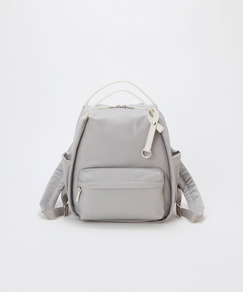 Breath TOPKAPI(ブレストプカピ)の「【Breath TOPKAPI】【撥水】ツヤ ナイロン レザーハンドル ミニ リュック(バックパック/リュック・レディース・クリーム/ブラック/ライトグレー・FREE)」の3枚目の写真
