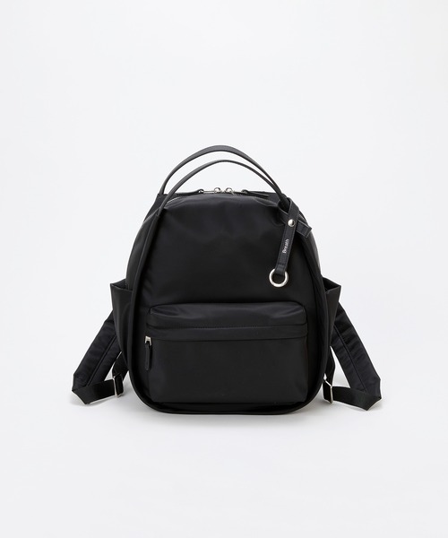 Breath TOPKAPI(ブレストプカピ)の「【Breath TOPKAPI】【撥水】ツヤ ナイロン レザーハンドル ミニ リュック(バックパック/リュック・レディース・クリーム/ブラック/ライトグレー・FREE)」の2枚目の写真