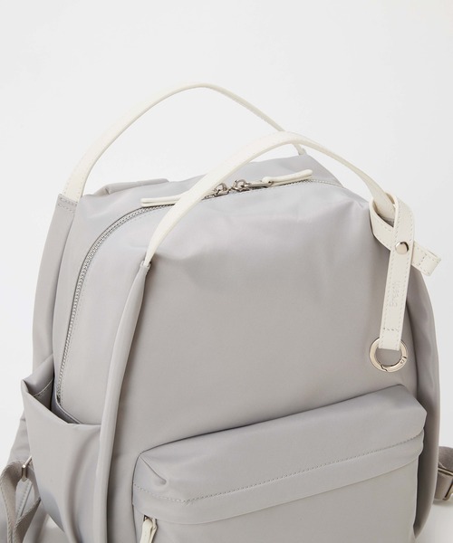 Breath TOPKAPI(ブレストプカピ)の「【Breath TOPKAPI】【撥水】ツヤ ナイロン レザーハンドル ミニ リュック(バックパック/リュック・レディース・クリーム/ブラック/ライトグレー・FREE)」の11枚目の写真