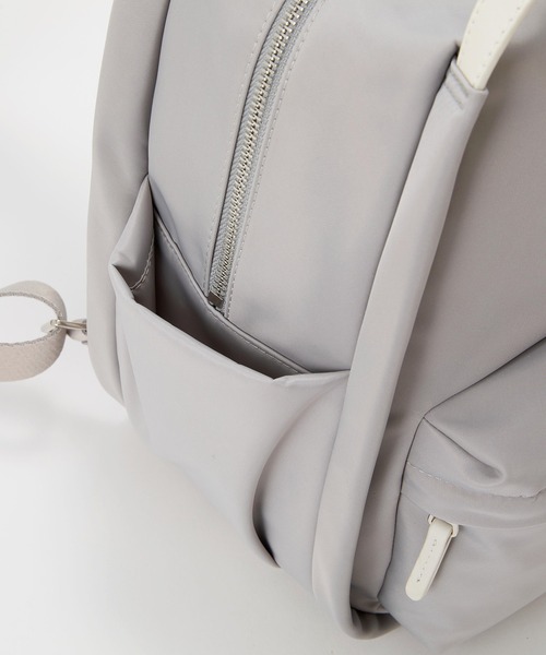 Breath TOPKAPI(ブレストプカピ)の「【Breath TOPKAPI】【撥水】ツヤ ナイロン レザーハンドル ミニ リュック(バックパック/リュック・レディース・クリーム/ブラック/ライトグレー・FREE)」の13枚目の写真