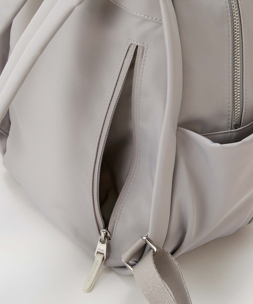 Breath TOPKAPI(ブレストプカピ)の「【Breath TOPKAPI】【撥水】ツヤ ナイロン レザーハンドル ミニ リュック(バックパック/リュック・レディース・クリーム/ブラック/ライトグレー・FREE)」の14枚目の写真