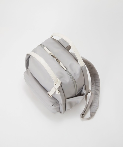 Breath TOPKAPI(ブレストプカピ)の「【Breath TOPKAPI】【撥水】ツヤ ナイロン レザーハンドル ミニ リュック(バックパック/リュック・レディース・クリーム/ブラック/ライトグレー・FREE)」の16枚目の写真