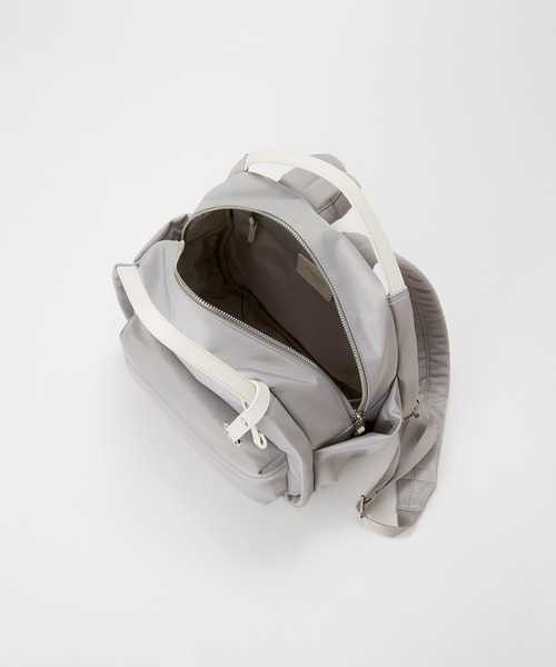 Breath TOPKAPI(ブレストプカピ)の「【Breath TOPKAPI】【撥水】ツヤ ナイロン レザーハンドル ミニ リュック(バックパック/リュック・レディース・クリーム/ブラック/ライトグレー・FREE)」の17枚目の写真