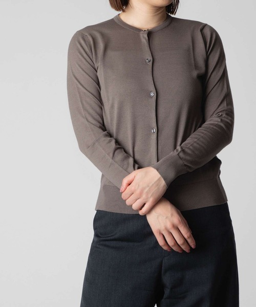 JOHN SMEDLEY(ジョンスメドレー)の「JOHN SMEDLEY ELINOR ジョンスメドレー 長袖コットンニットカーディガン(カーディガン/ボレロ・レディース・ネイビー/ベージュ系1/ホワイト系1/ダークグレー/ブラック・LARGE/SMALL/MEDIUM)」の5枚目の写真