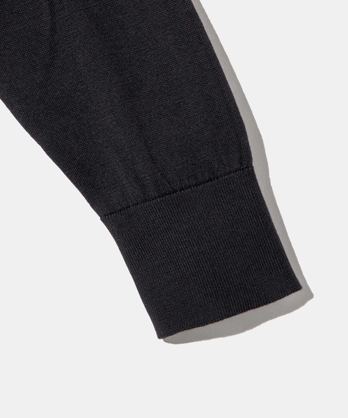 JOHN SMEDLEY(ジョンスメドレー)の「JOHN SMEDLEY ELINOR ジョンスメドレー 長袖コットンニットカーディガン(カーディガン/ボレロ・レディース・ネイビー/ベージュ系1/ホワイト系1/ダークグレー/ブラック・LARGE/SMALL/MEDIUM)」の9枚目の写真