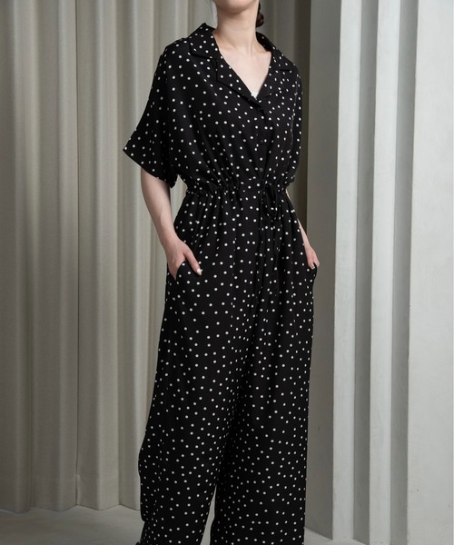 lawgy（ラウジー）の「waist ribbon rafu all in one / ウエストリボンラフオールインワン（つなぎ/オールインワン・レディース・ドット/ブラック・FREE）」の2枚目の写真