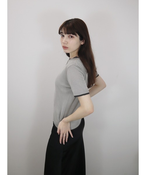 Reurie'(レウリィ)の「バイカラー半袖トップス/bicolor short top サマーニット クルーネック シンプル きれいめ カジュアル モード オフィスカジュアル 韓国(Tシャツ/カットソー・レディース・アイボリー/ブラック/グレー・FREE)」の12枚目の写真