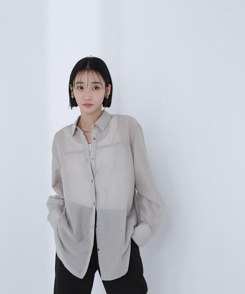 NATURAL BEAUTY BASIC(ナチュラルビューティーベーシック)の「◇シアーオーバーシャツ(シャツ/ブラウス・レディース・オリーブ/ベージュ/ダークブルー・FREE)」の2枚目の写真
