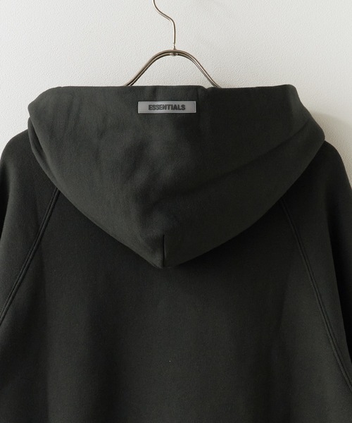 FOG ESSENTIALS(エフオージーエッセンシャルズ)の「FOG ESSENTIALS/エッセンシャルズ FRONT LOGO SWEAT HOODE パーカー(パーカー・メンズ・ブラック・S)」の7枚目の写真