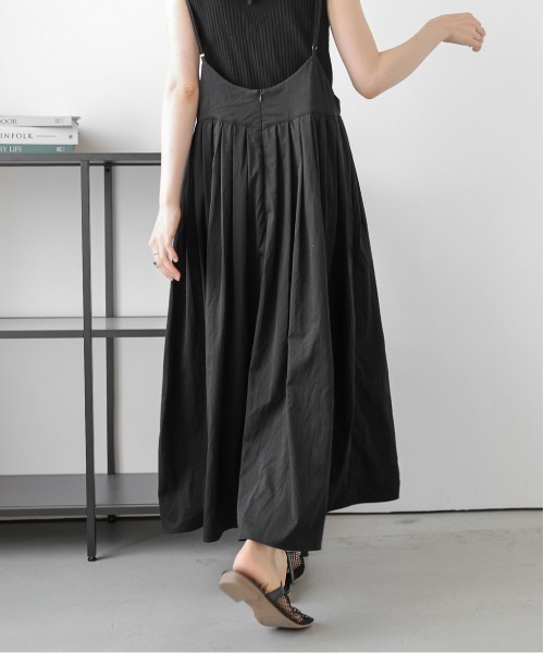 Lajour（ラジュール）の「【日本製】タックプリーツキャミワンピース/ロングシーズン対応/快適素材（サロペット/オーバーオール・レディース・ネイビー/ブラック/ベージュ・フリー）」の10枚目の写真
