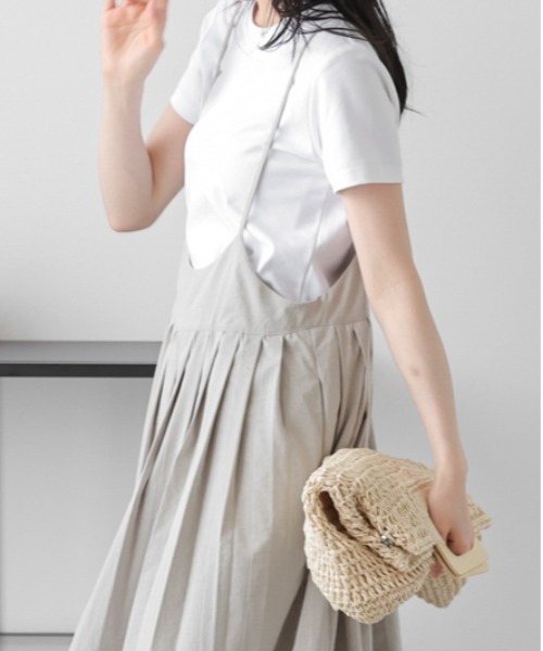 Lajour（ラジュール）の「【日本製】タックプリーツキャミワンピース/ロングシーズン対応/快適素材（サロペット/オーバーオール・レディース・ネイビー/ブラック/ベージュ・フリー）」の4枚目の写真
