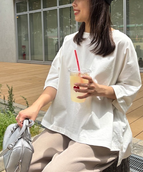Pierrot(ピエロ)の「軽撥水・防汚ルーズドルマンTシャツ(Tシャツ/カットソー・レディース・グレー系その他/チャコール/オフホワイト/ブルー・M/L)」の16枚目の写真