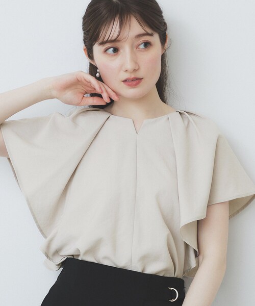 index（インデックス）の「《7色展開/S-LLサイズ》フリルタックスリーブキーネックブラウス【吸水速乾/洗濯機可/イージーアイロン/抗ピル】（シャツ/ブラウス・レディース・チャコール/ナチュラル/パープル系1/ダークブラウン/ネイビー/ピンク系1/ホワイト系9・40/36/42/38）」の20枚目の写真