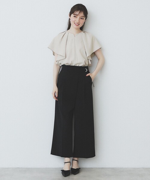 index（インデックス）の「《7色展開/S-LLサイズ》フリルタックスリーブキーネックブラウス【吸水速乾/洗濯機可/イージーアイロン/抗ピル】（シャツ/ブラウス・レディース・チャコール/ナチュラル/パープル系1/ダークブラウン/ネイビー/ピンク系1/ホワイト系9・40/36/42/38）」の19枚目の写真
