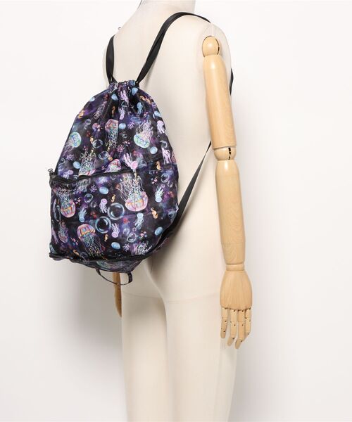 ScoLar（スカラー）の「652435：バナナ・蝶・くらげ 3柄展開パッカブルナップサック（バックパック/リュック・レディース・アイボリー/ブラック/ブルー・FREE）」の9枚目の写真