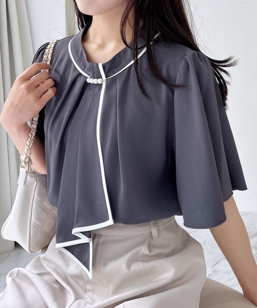 INGNI（イング）の「パールピン付トロミフレアスリーブブラウス（シャツ/ブラウス・レディース・ネイビー系/ホワイト×ブラック/サックスブルー系/グレー系6・M）」の3枚目の写真