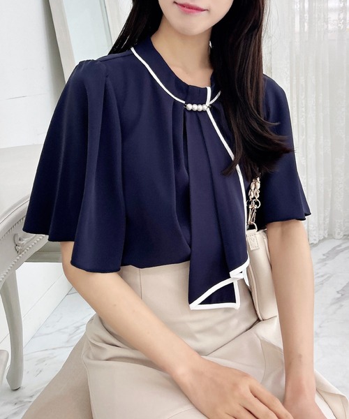 INGNI（イング）の「パールピン付トロミフレアスリーブブラウス（シャツ/ブラウス・レディース・ネイビー系/ホワイト×ブラック/サックスブルー系/グレー系6・M）」の2枚目の写真