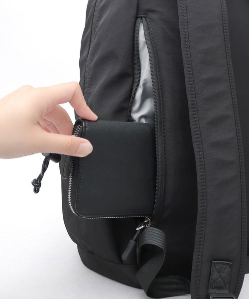 軽量 撥水ナイロン 11ポケット 大容量 ビッグバックパック A4・B4・PC