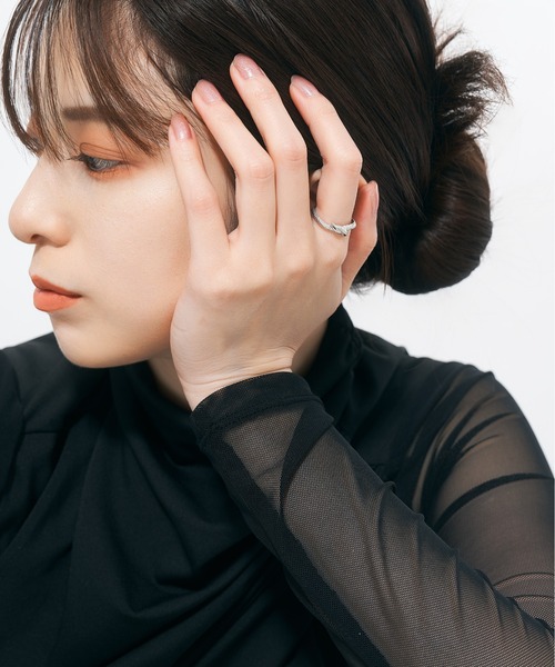 Jewel closet by L&Co.(ジュエルクローゼットバイエルアンドコー)の「プラチナ ヘビ/スネーク リング(リング・レディース・シルバー系2/シルバー系3/シルバー系1・15号/13号)」の13枚目の写真