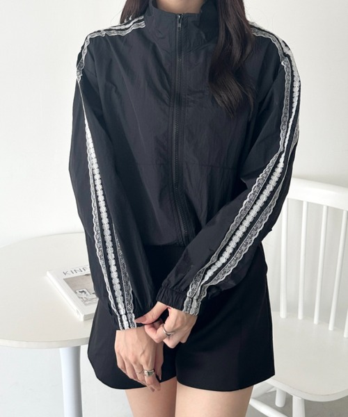 wears(ウェアーズ)の「レースラインナイロントラックブルゾン(ジャージ・レディース・ブラック/ネイビー/ホワイト・FREE)」の1枚目の写真
