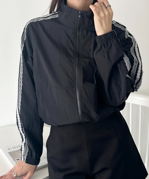 wears(ウェアーズ)の「レースラインナイロントラックブルゾン(ジャージ・レディース・ブラック/ネイビー/ホワイト・FREE)」の14枚目の写真