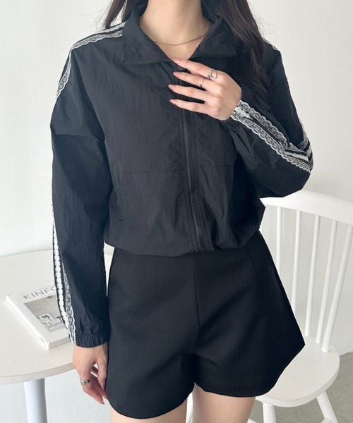 wears(ウェアーズ)の「レースラインナイロントラックブルゾン(ジャージ・レディース・ブラック/ネイビー/ホワイト・FREE)」の18枚目の写真