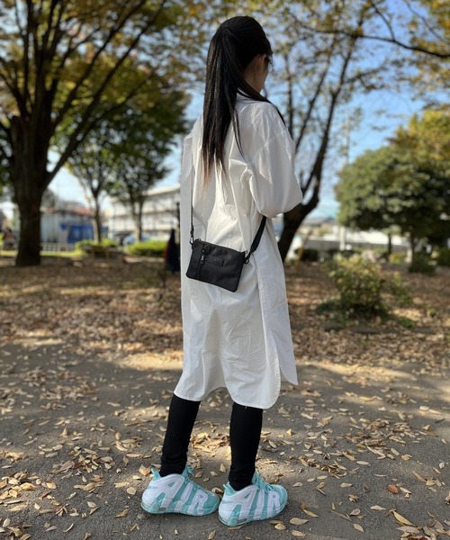 BACKYARD FAMILY(バックヤードファミリー)の「撥水 スマホミニショルダー(ショルダーバッグ・レディース・ネイビー/ブラック/ブルー系その他2/ブラック×パープル/ブルー系その他/ベージュ系その他/グレー系その他/マスタード・FREE)」の21枚目の写真