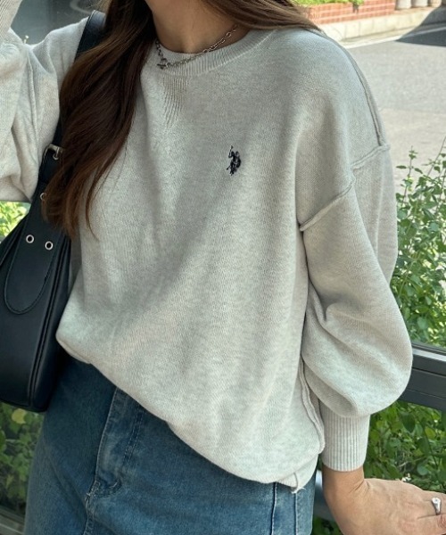 U.S. POLO ASSN.（ユーエスポロアッスン）の「GeeRA別注【U.S. POLO ASSN.】ユーエスポロアッスン　ワンポイント刺繍スウェットライクニット（ニット/セーター・レディース・レッド/オートミール/グレー/ブラック・SMALL/MEDIUM/LARGE/X-LARGE）」の11枚目の写真